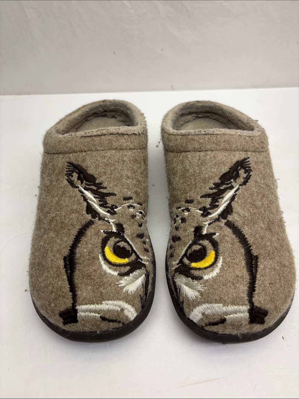 L.L.Bean Tan Felt Slip-On Slippers with Owl Embroidery, SZ 7 women’s, box 56